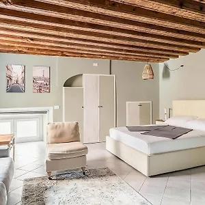 Central, Family-friendly, Washing Machine, 200m To Aquarium And Metro, 300 Mbps Internet Appartamento